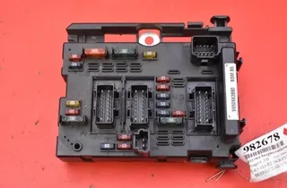 PEUGEOT C-Class W206 (2021-2023) Fuse Box 9650663880 35108665
