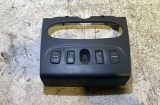 DACIA Sandero 2 generation (2013-2020) Przełącznik sterowania szybą tylnych prawych drzwi 275009384R 35008682