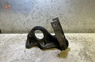 VOLVO V40 2 generation (2012-2020) Gearbox Mount Bracket 31359645 35007391