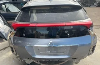 MITSUBISHI Eclipse Cross 1 generation (2017-2024) Tylny bagażnik z pokrywą bagażnika 35040140