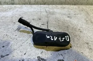 VOLKSWAGEN Passat B7 (2010-2015) Dysza do szyby przedniej 5M0955986C 35009502