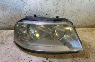 VOLKSWAGEN Sharan 1 generation (1995-2010) Front Right Headlight 0301182202,011502A,7M3941016AD 35009517