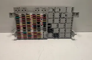 SCANIA P,G,R,T - series (2003-present) Skrzynka bezpiecznikowa 2096298,2096304 33572858